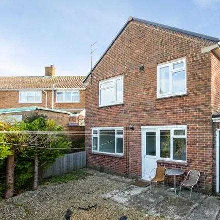 Image 9 - Neville Close, Salisbury, SP1 3EH, United Kingdom - Apartment for sale