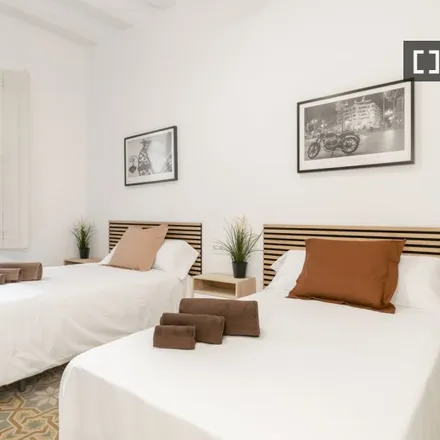 Rent this 5 bed room on Plaça de Milans in 08001 Barcelona, Spain