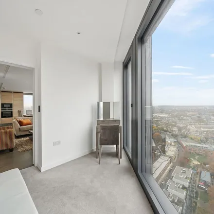 Image 8 - Chronicle Tower, 261B City Road, London, EC1V 1AJ, United Kingdom - Apartment for rent