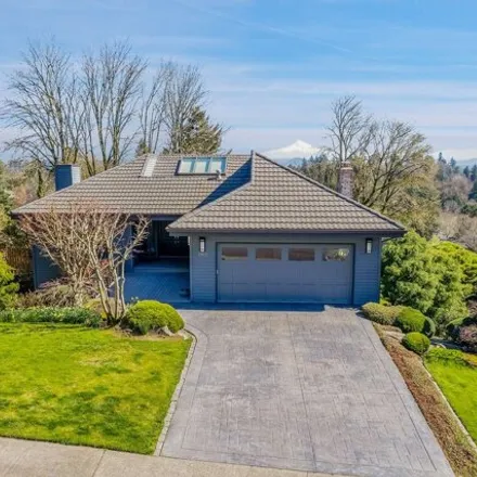 Buy this 5 bed house on 2912 Southwest Orchard Hill Place in Lake Oswego, OR 97035