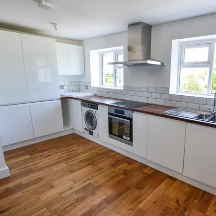 Rent this 3 bed apartment on Claremont Road in London, NW2 1AP