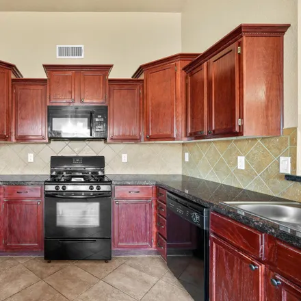 Image 4 - 14353 Desert Sage Drive, Horizon City, TX 79928, USA - House for sale