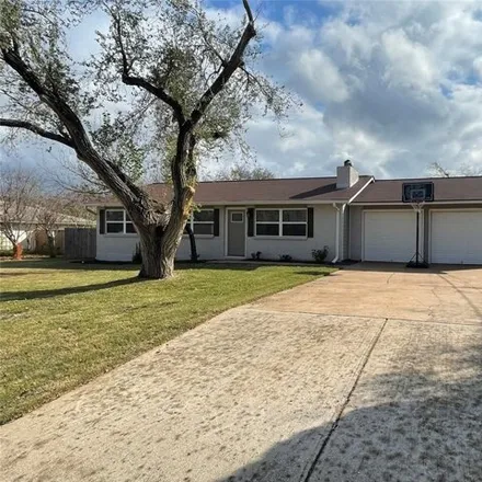Rent this 3 bed house on 348 Sioux Trail in Leander, TX 78641