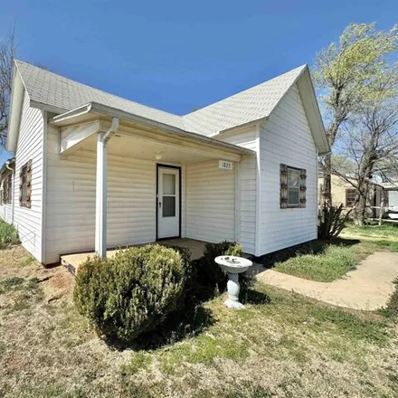 Buy this 2 bed house on 626 Elm Avenue in Woodward, OK 73801