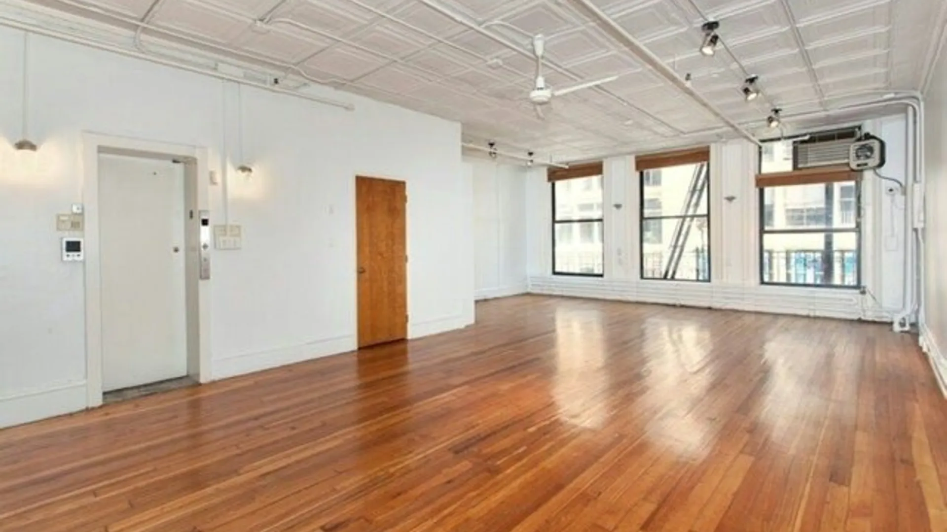 Singer Building, Broadway, New York, NY 10003, USA | Studio apartment for rent