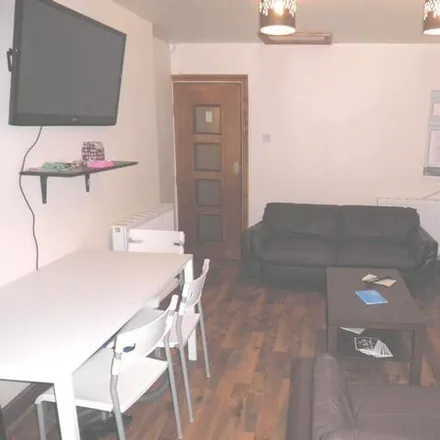 Rent this 8 bed duplex on 164 Dawlish Road in Selly Oak, B29 7AR
