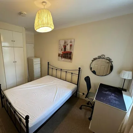 Rent this 1 bed room on 19 Rupert Road in Guildford, GU2 7NE