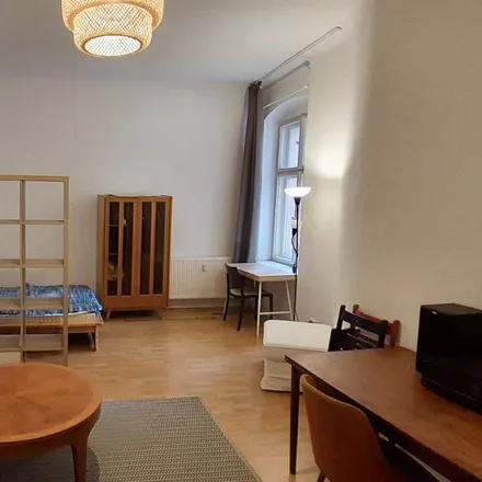 Rent this 1 bed apartment on Hayat Reisen in Drontheimer Straße 24, 13359 Berlin