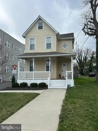 Rent this 2 bed house on Krispy Kreme in West Cuthbert Boulevard, Collingswood