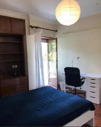 Rent this 4 bed room on unnamed road in 2775-599 Carcavelos e Parede, Portugal