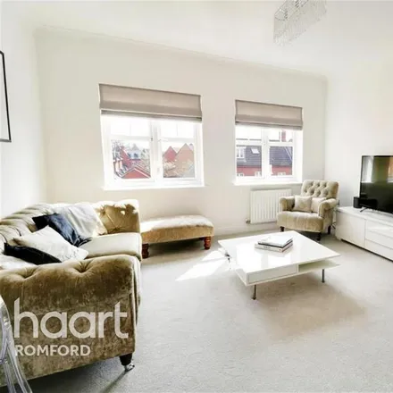 Image 7 - Academy Fields Road, London, RM2 5UE, United Kingdom - Apartment for rent