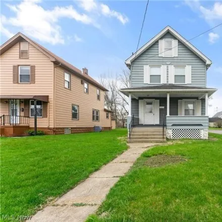 Buy this 3 bed house on 238 Maplewood Avenue in Struthers, OH 44471
