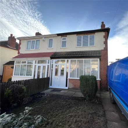 Rent this 2 bed duplex on Dudley St / Pickwick Place in Dudley Street, Bilston