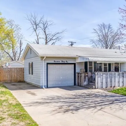 Buy this 3 bed house on 1946 Roach Street in Salina, KS 67401
