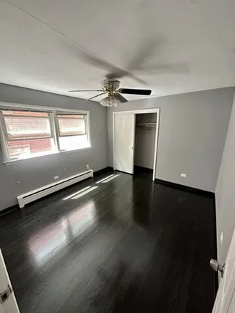 Image 4 - 5525 North Mango Avenue, Chicago, IL 60646, USA - House for rent
