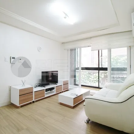 Rent this 3 bed apartment on 서울특별시 강남구 논현동 182-15