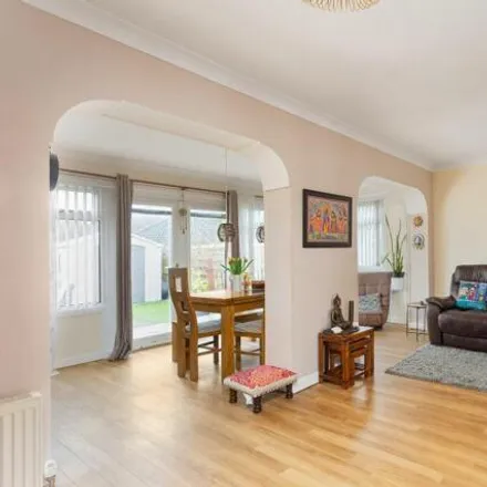 Image 2 - 56 Drum Brae South, City of Edinburgh, EH12 8SS, United Kingdom - Townhouse for sale