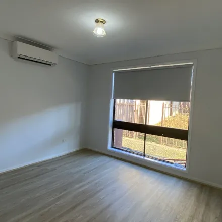 Image 2 - Octavia Avenue, Rosemeadow NSW 2560, Australia - Apartment for rent