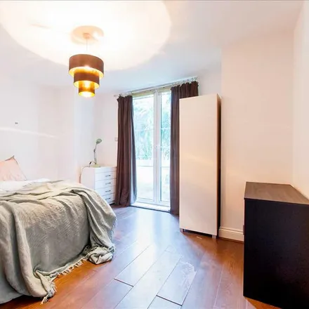 Rent this 1 bed room on Palgrave Gardens in London, NW1 4SL