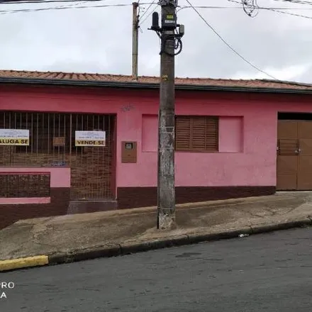 Buy this 2 bed house on Rua Voluntário Cícero Lamartine Silva Leme in Vila Bianchi, Bragança Paulista - SP