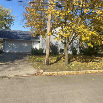 Buy this 3 bed house on 300 Kent Street in Durand, Shiawassee County