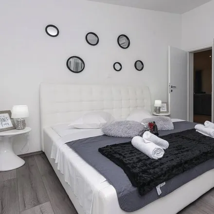 Rent this 5 bed house on Sveti Petar in Ulica Grgura barskog Zadranina, 23107 Zadar