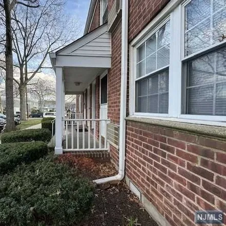 Image 3 - 29 Clark Court, Rutherford, NJ 07070, USA - Condo for sale
