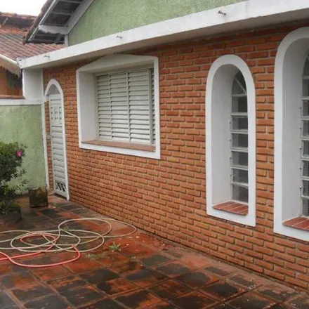 Buy this 4 bed house on Rua Nicodemo Senapeschi in Vila Irene, São Carlos - SP
