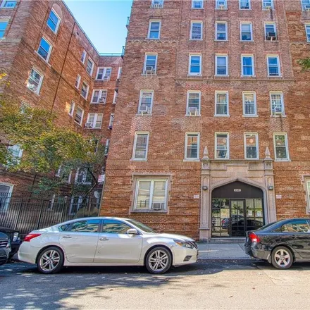 Buy this 1 bed condo on 2081 Cruger Avenue in New York, NY 10462