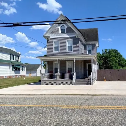 Buy this 3 bed house on 638 Main St in Leesburg, New Jersey