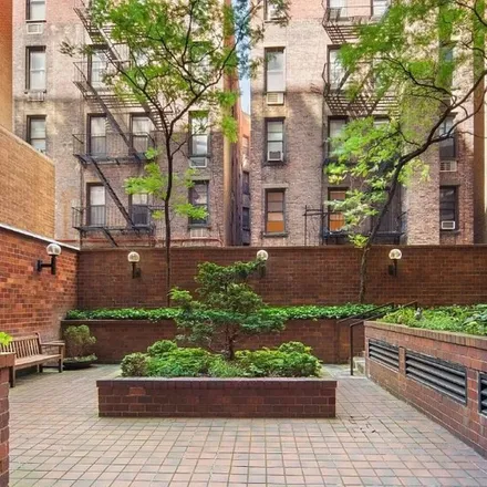 Rent this 2 bed apartment on 233 East 86th Street in New York, NY 10028