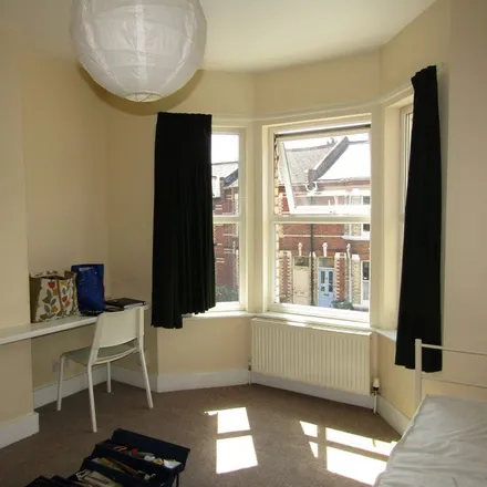 Rent this 5 bed apartment on 46 Park Road in Exeter, EX1 2HS