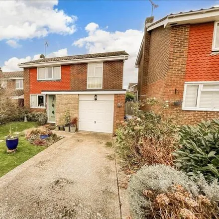 Buy this 3 bed house on Moorhead Farm in Spinney Close, Horsham