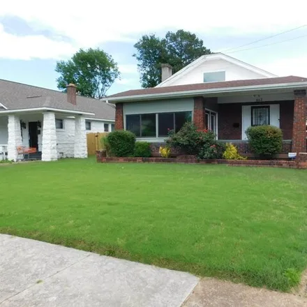 Buy this 2 bed house on 664 Stonewall St in Memphis, Tennessee