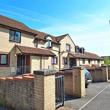 Rent this 3 bed townhouse on 3 Hillside Street in Bristol, BS4 3AU