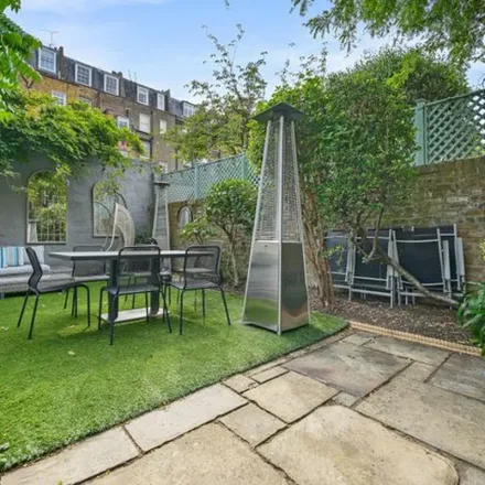 Rent this 5 bed townhouse on Marugame Udon in 449 Strand, London