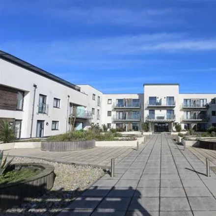 Rent this 2 bed apartment on The Waterfront in Goring-by-Sea, BN12 4FF