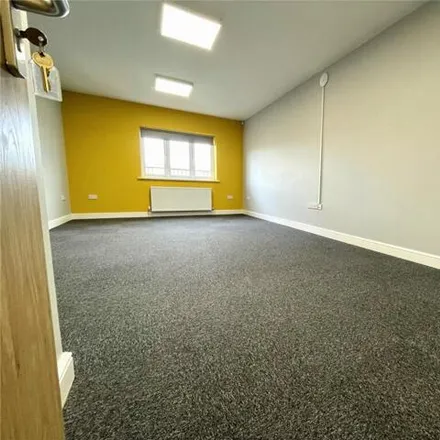 Image 3 - Bromfield Lane, Mold, CH7 1JW, United Kingdom - Apartment for rent