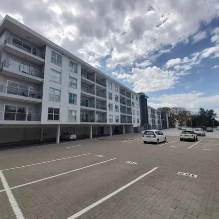 Image 8 - Rosmead Avenue, Kenilworth, Cape Town, 7708, South Africa - Apartment for rent