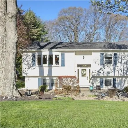 Buy this 6 bed house on 9 Ivy Lane in Mount Ivy, NY 10970