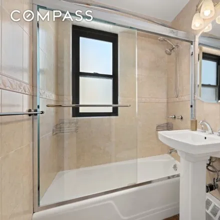 Image 7 - 120 East 90th Street, New York, NY 10128, USA - Condo for sale