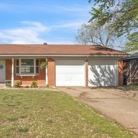 Buy this 3 bed house on Northwest 106th Street in Oklahoma City, OK 73114