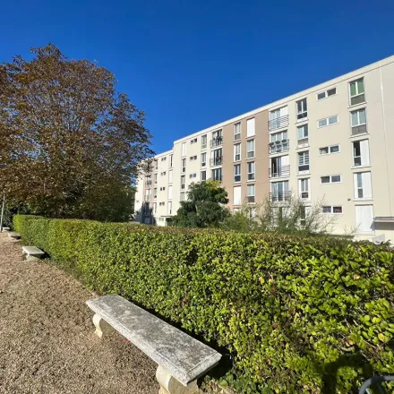 Image 7 - 120 Boulevard de la République, 78400 Chatou, France - Apartment for rent