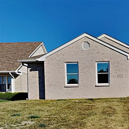 Buy this 3 bed house on 1806 East Jefferson Street in Franklin, IN 46131