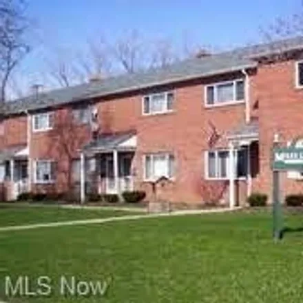 Buy this 2 bed townhouse on 4871 Banbury Court in Warrensville Heights, OH 44128