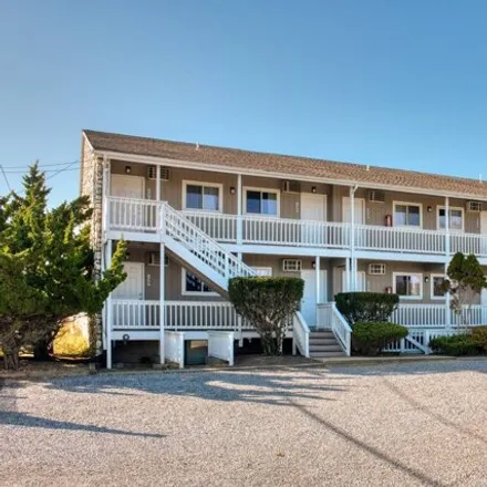 Image 1 - Royal Atlantic Beach Resort, 126 South Emerson Avenue, Montauk, Suffolk County, NY 11954, USA - Apartment for sale