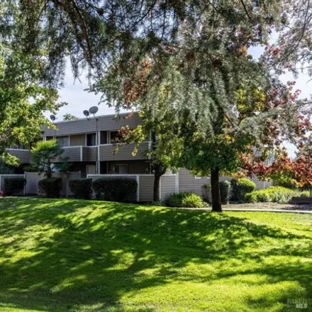 Image 2 - 2145 West Steele Lane, Santa Rosa, CA 95403, USA - House for sale