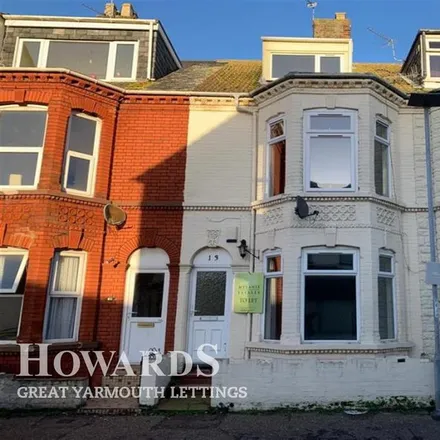 Rent this 6 bed townhouse on Bricklayers Arms in Victoria Road, Gorleston-on-Sea