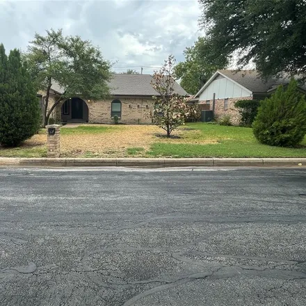 Rent this 3 bed house on 4204 Longleaf Lane in Fort Worth, TX 76137