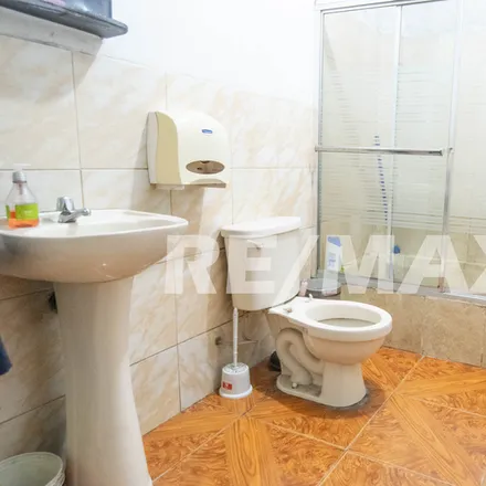 Buy this 3 bed apartment on Nicolás de Pierola Avenue 103 in Lima, Lima Metropolitan Area 15001